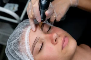 Augenbrauen Pigmentierung Permanent Make Up im Greenlotus Spa in Frankfurt am Main