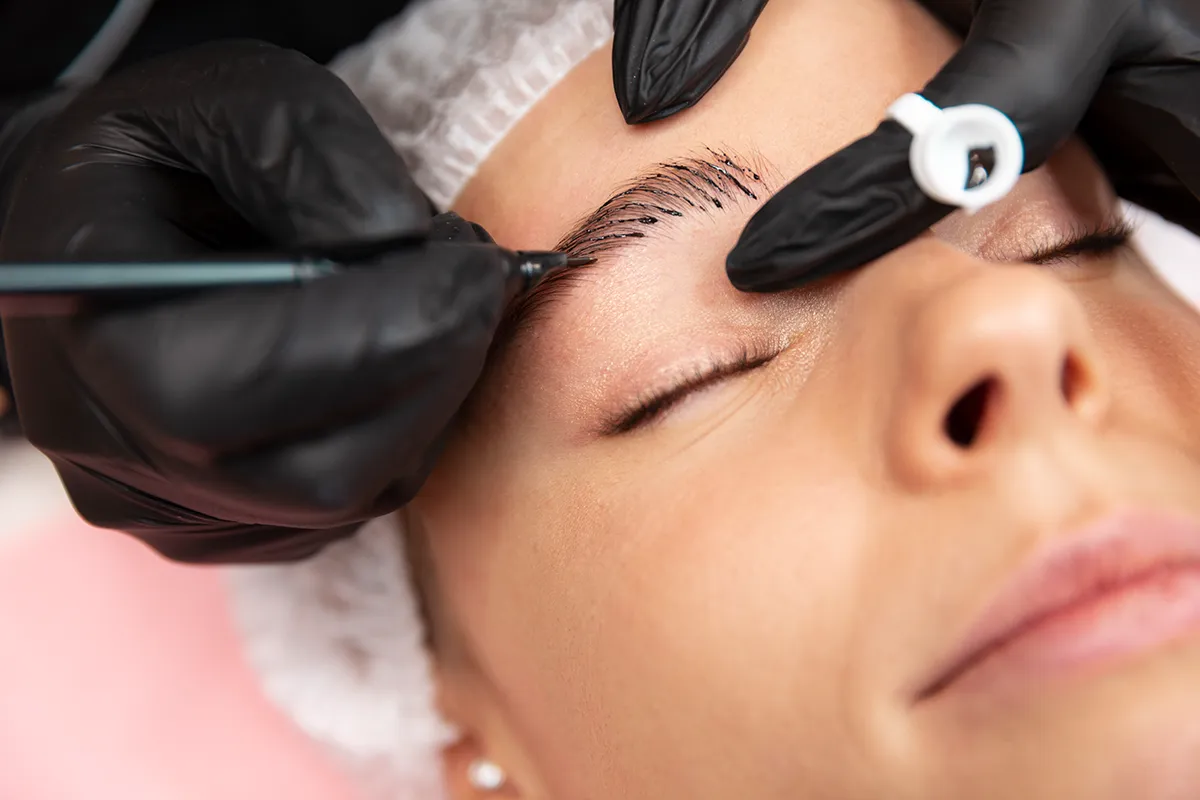 Microblading in Frankfurt am Main. Permanent Make Up im Greenlotus Spa Frankfurt