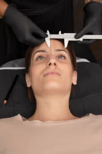 Permanent Make Up Vermessung Augenbrauen in Frankfurt am Main im Greenlotus Spa